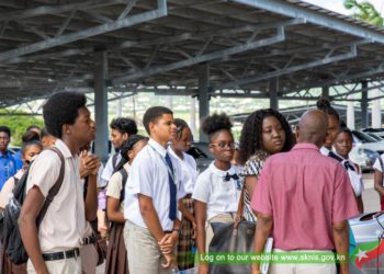 MINISTRY OF ENERGY FACILITATES EDUCATIONAL WALKTHROUGH WITH STUDENTS AT THE ECCB HEADQUARTERS