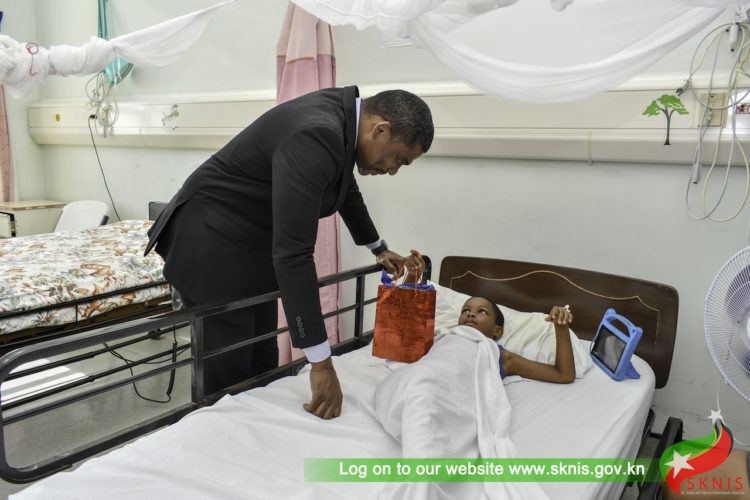 PRIME MINISTER DR. DREW SPREADS CHRISTMAS JOY AT THE JNF HOSPITAL; EXPRESSES GRATITUDE FOR THE IMPROVED CONDITIONS ON THE SURGICAL AND MEDICAL WARDS