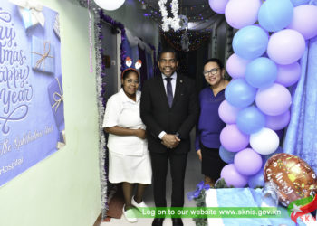 PRIME MINISTER DR. DREW SPREADS CHRISTMAS JOY AT THE JNF HOSPITAL; EXPRESSES GRATITUDE FOR THE IMPROVED CONDITIONS ON THE SURGICAL AND MEDICAL WARDS