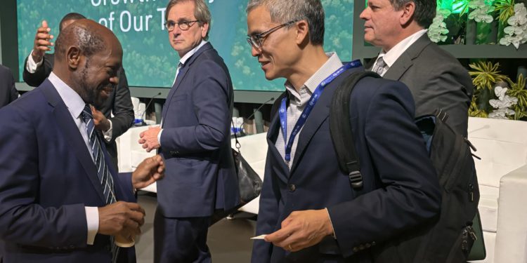 Foreign Minister Douglas Cultivates Strategic Networks including with Impact Investors at UN Climate Conference