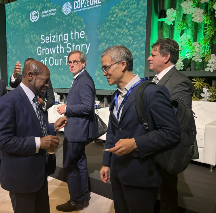 Foreign Minister Douglas Cultivates Strategic Networks including with Impact Investors at UN Climate Conference