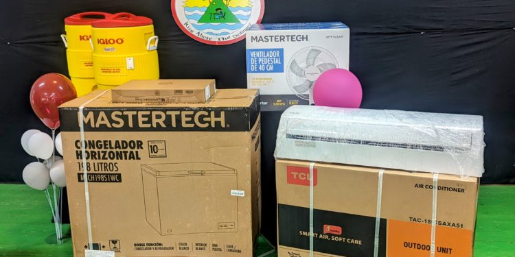 PRIME MINISTER DR. DREW PROVIDES ESSENTIAL APPLIANCES TO THE CAYON PRIMARY SCHOOL