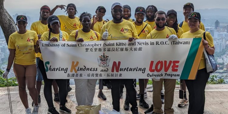 Saint Kitts and Nevis Embassy in Taiwan host Mountain cleanup for World Earth Day