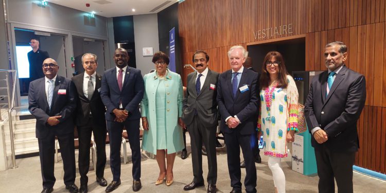 Minister Duggins Meets Commonwealth Sports’ Ministers in Paris