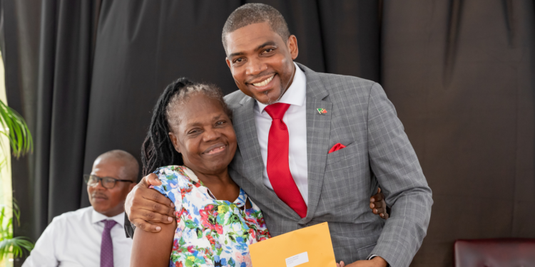 HISTORIC MOMENT FOR ST. KITTS AND NEVIS AS PENSION PAYMENTS COMMENCE FOR RETIRED GOVERNMENT AUXILIARY EMPLOYEES