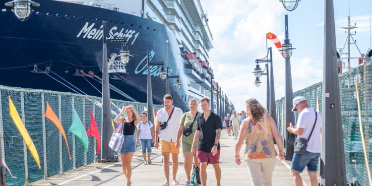 Tourism Sector Thrives; PM Drew Announces Upcoming Investment Talks in Miami