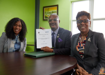 MINISTRY OF EDUCATION SIGNS MOU WITH UNIVERSITY OF GHANA