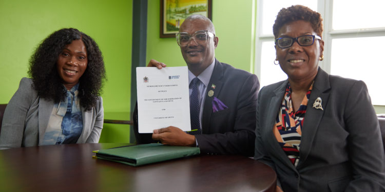 MINISTRY OF EDUCATION SIGNS MOU WITH UNIVERSITY OF GHANA